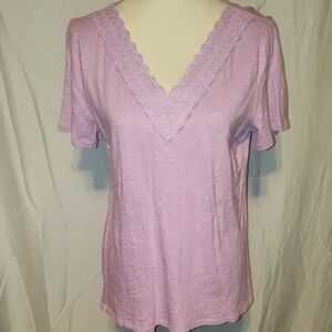 Talbots  lace-trim V-neck tee in a lilac Lavender Purple Size Medium Women's
